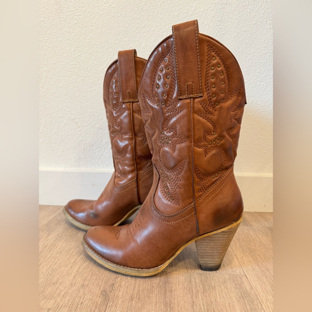 Very Volatile Brown Western Mid-Calf Leather Cowboy Boots